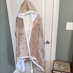 Socialite Hooded Sherpa Wrap Blanket Cape Tan Plush Faux Fur Lined Cozy Throw